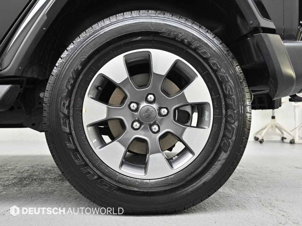 Jeep Wrangler - Vista 5