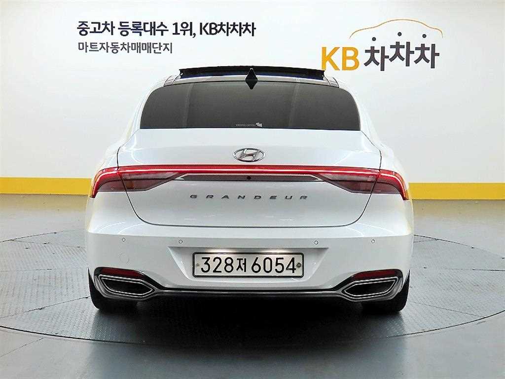 HYUNDAI Grandeur - Vista 3