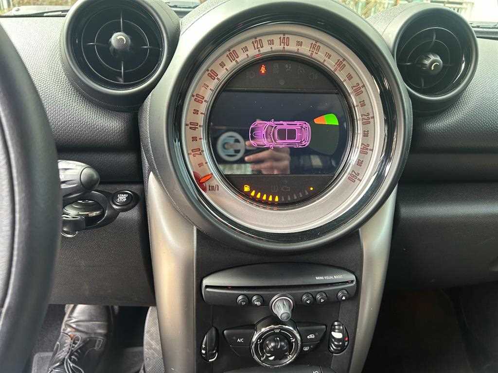 Mini Countryman - Vista 8