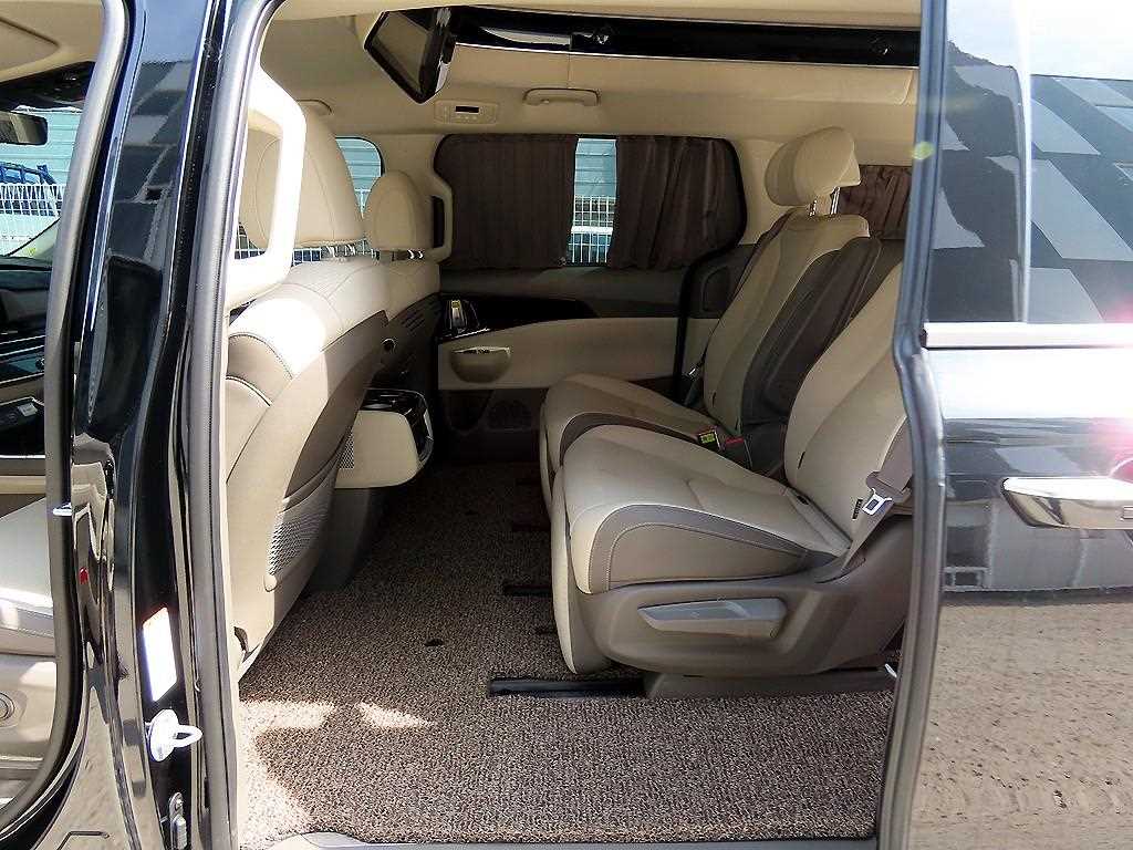 KIA Carnival - Vista 6