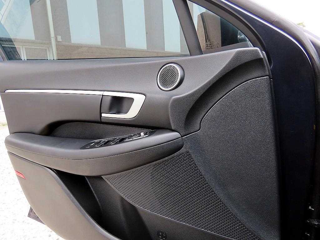 HYUNDAI Sonata - Vista 11