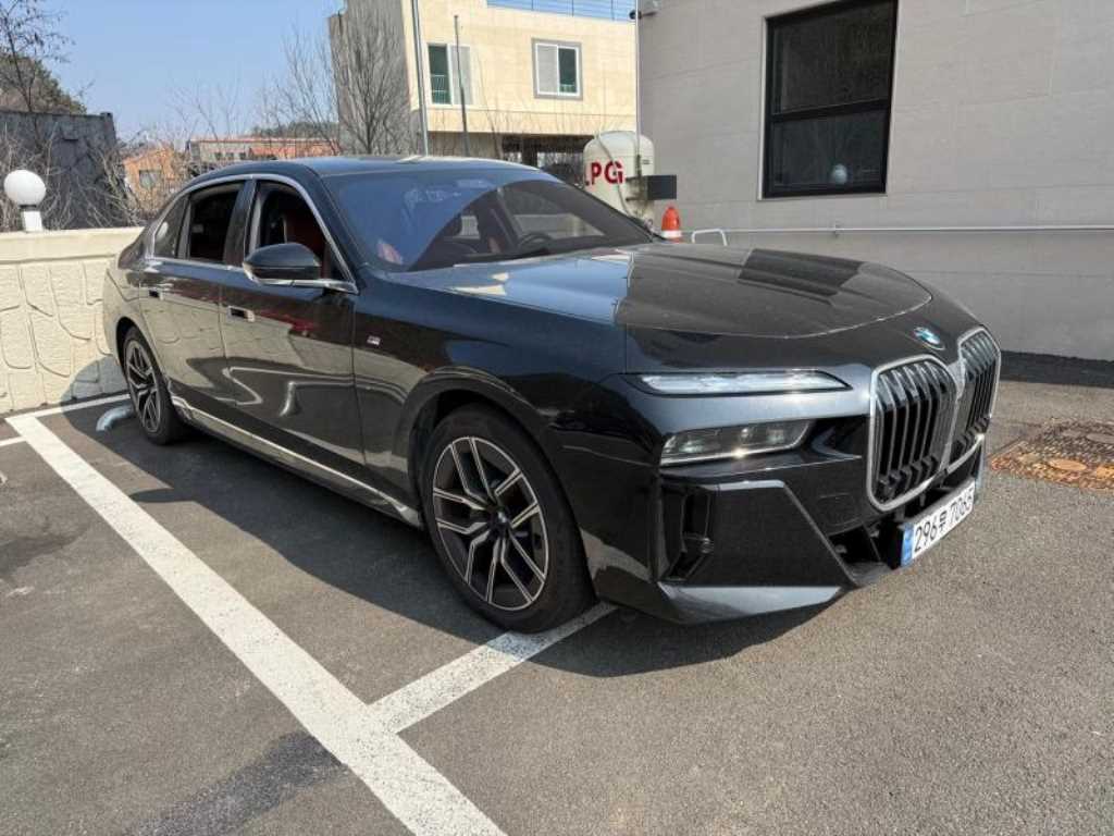 BMW 7 Series - Vista 3