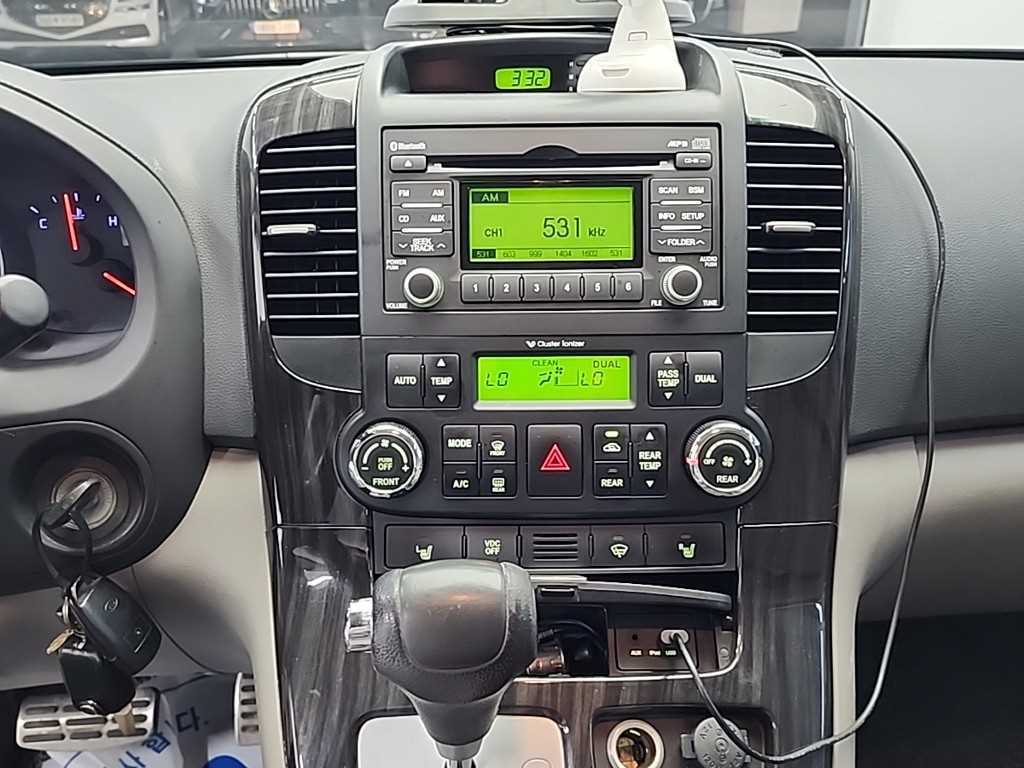 KIA Carnival - Vista 10