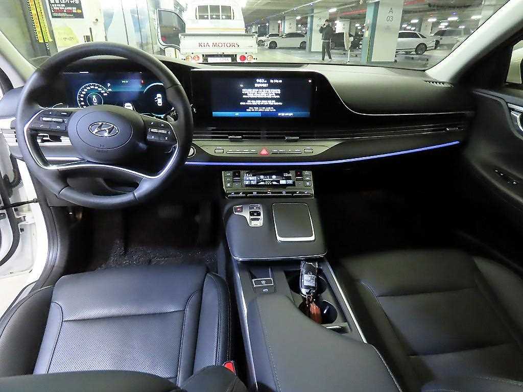 HYUNDAI Grandeur - Vista 10