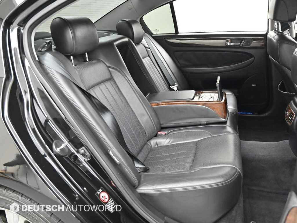 HYUNDAI Genesis - Vista 12