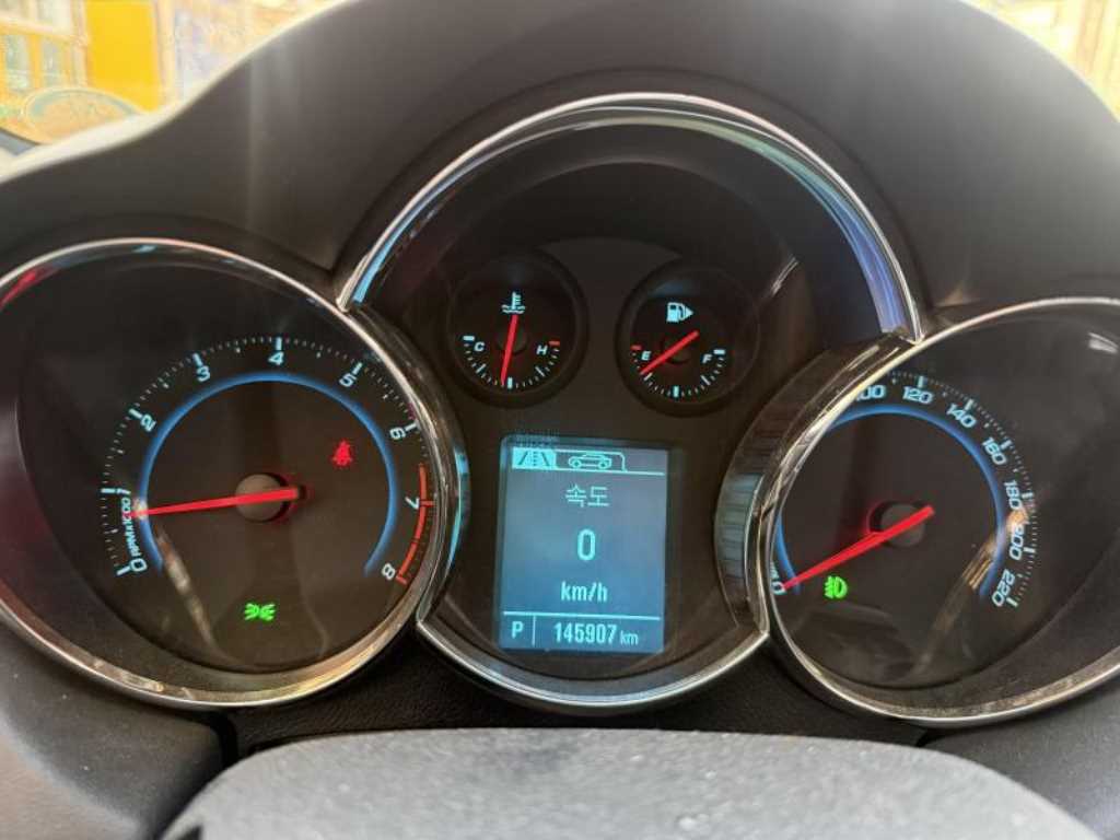 Chevrolet Cruise - Vista 5