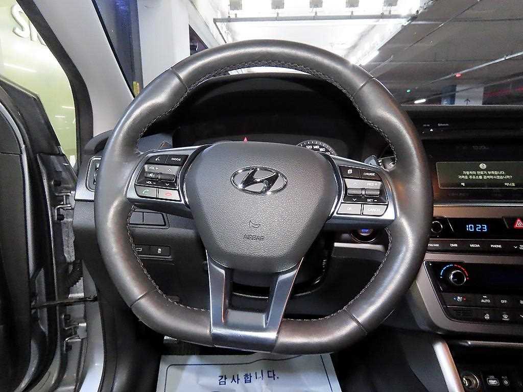 HYUNDAI Sonata - Vista 8