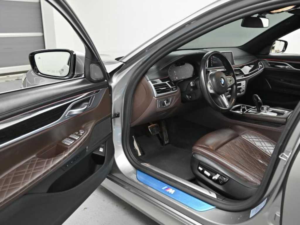 BMW 7 Series - Vista 11