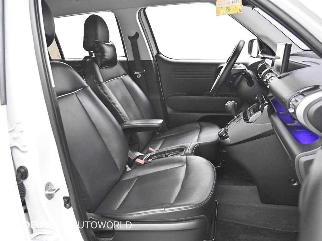 HYUNDAI Casper - Vista 10