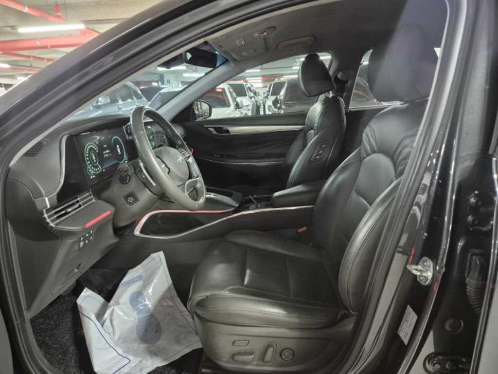 HYUNDAI Grandeur - Vista 5