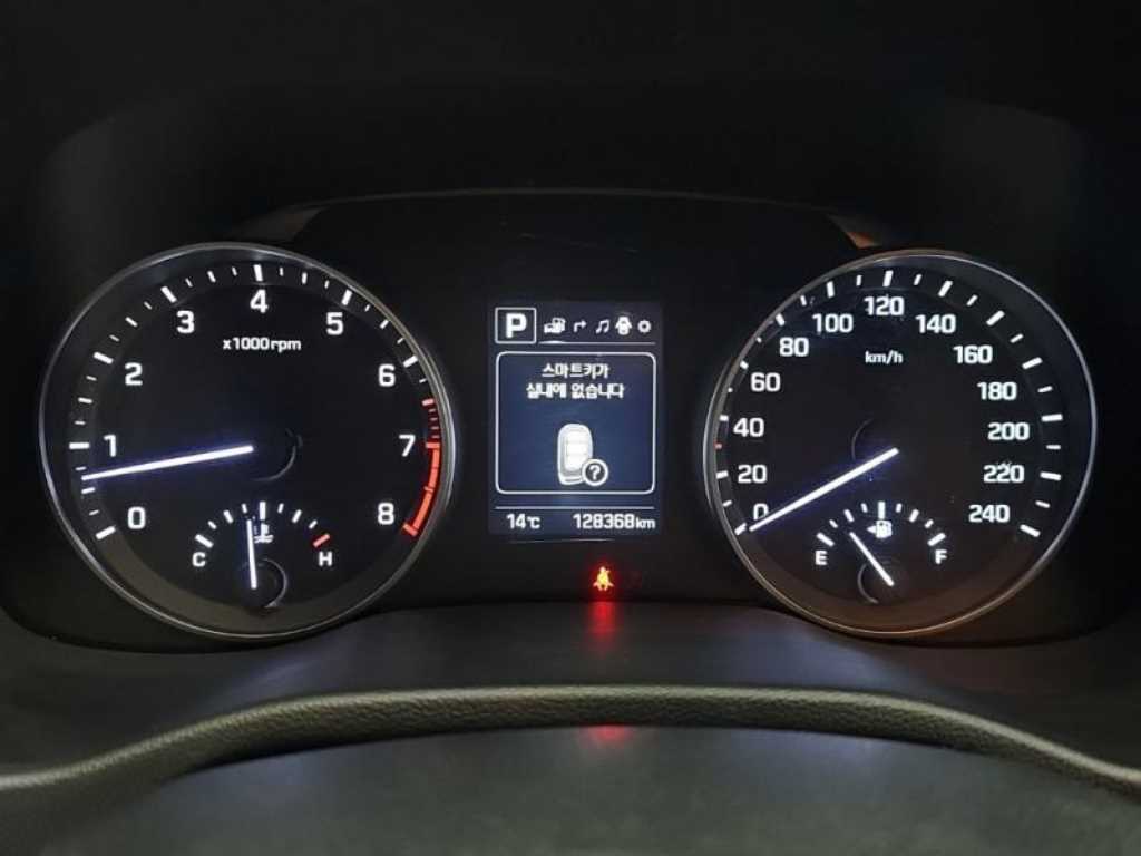 HYUNDAI Avante - Vista 6