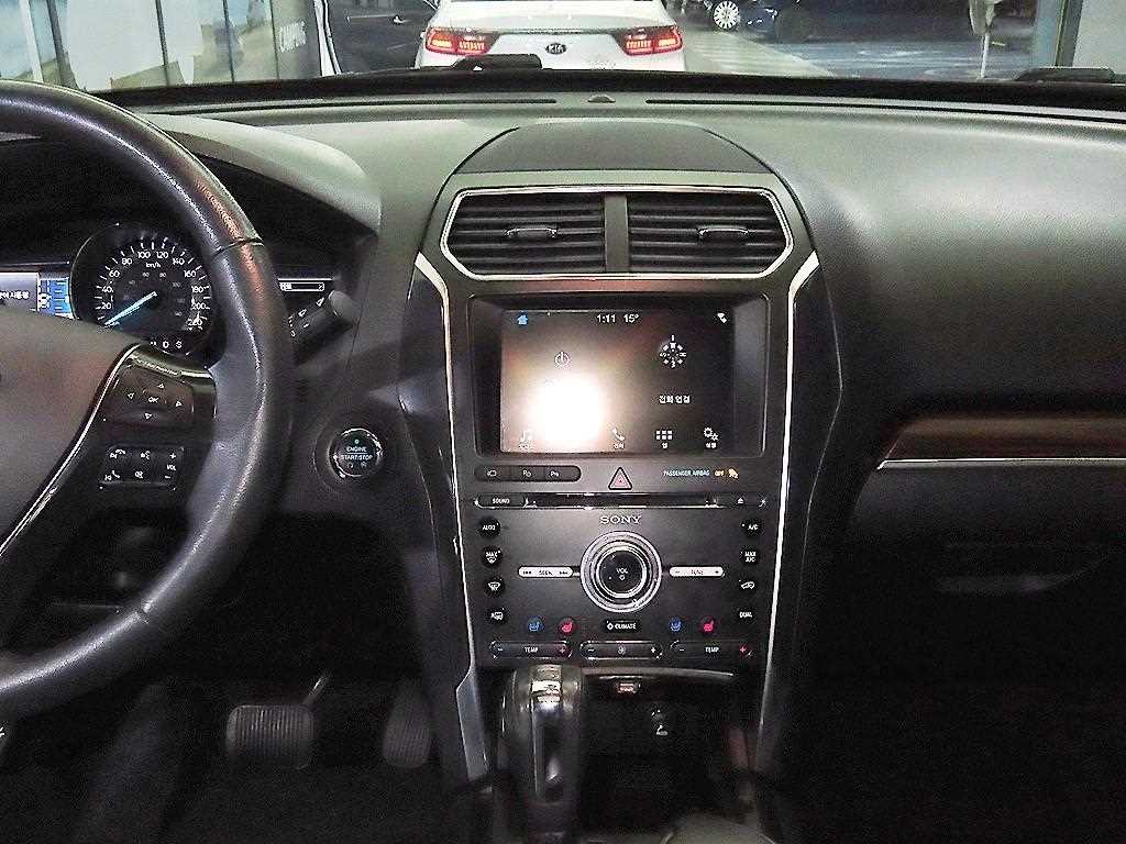 Ford Explorer - Vista 11