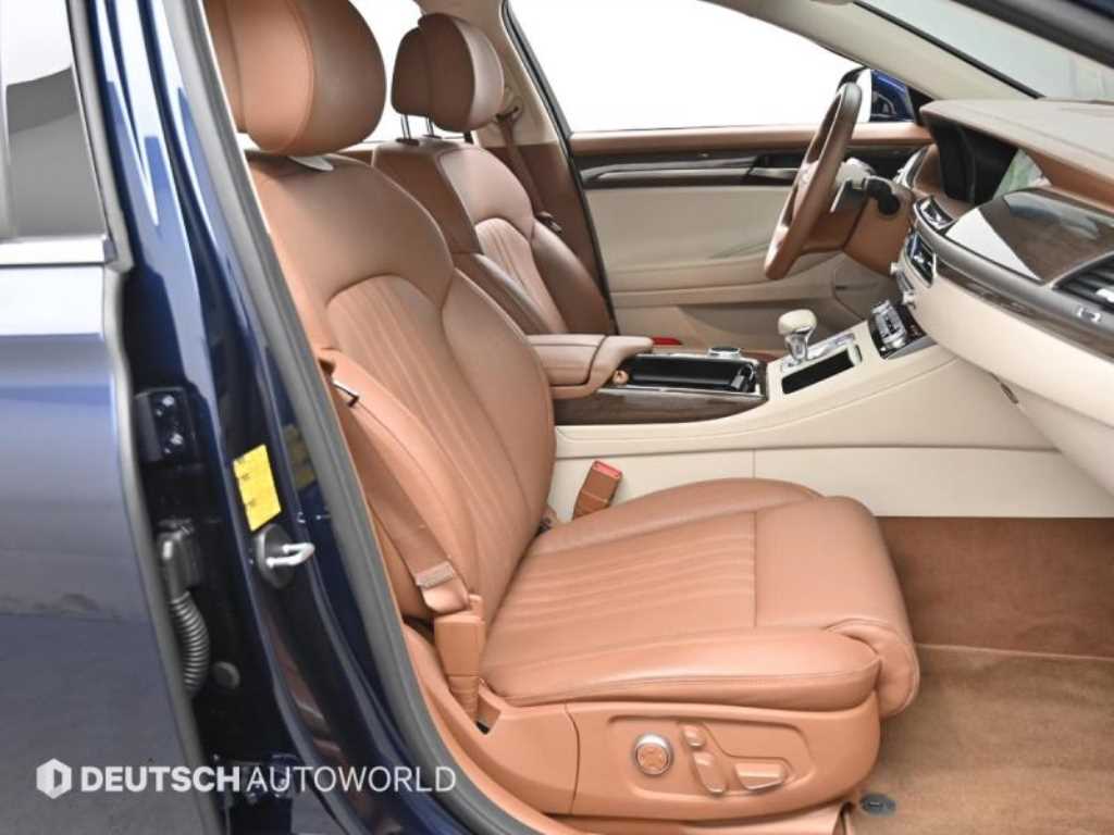 Genesis G90 - Vista 10