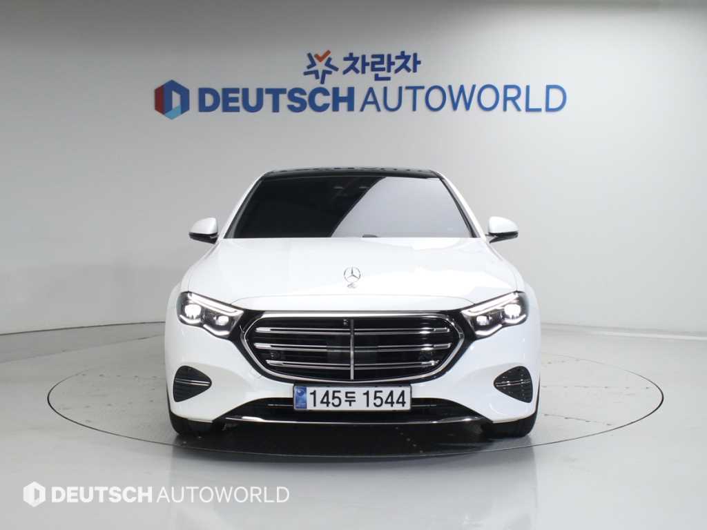 Mercedes Benz E class - Vista 3