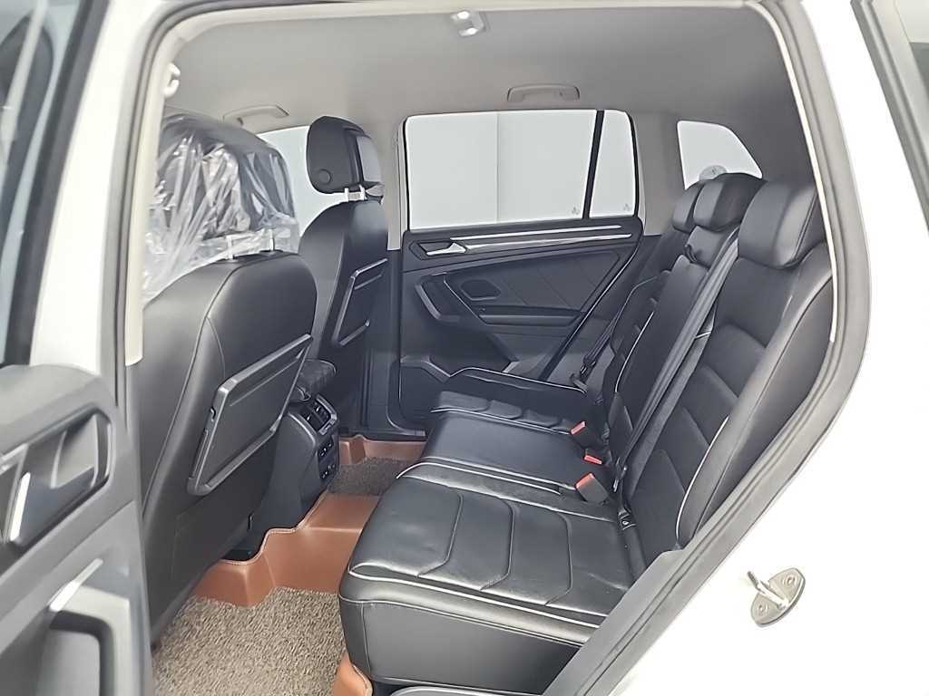 Volkswagen Tiguan - Vista 12