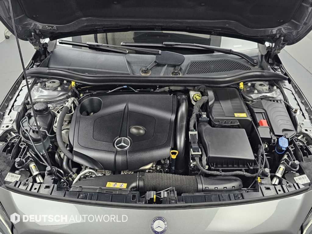 Mercedes Benz GLA Class - Vista 6