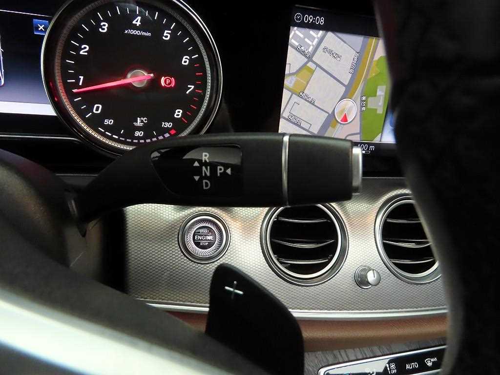 Mercedes Benz E class - Vista 10