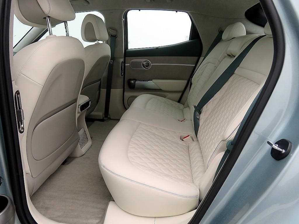 Genesis GV60 - Vista 8