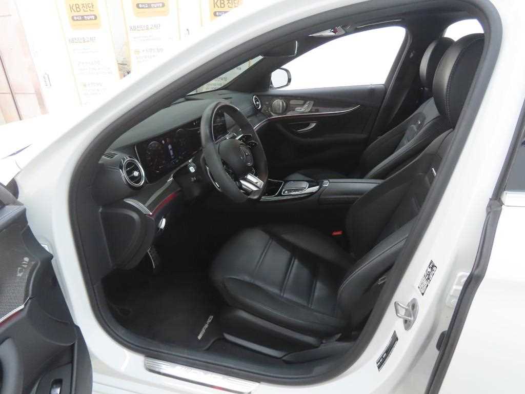 Mercedes Benz E class - Vista 5