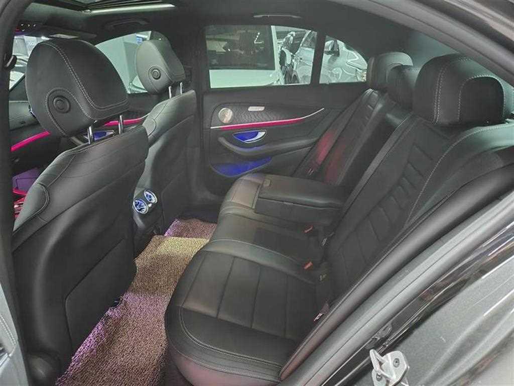 Mercedes Benz E class - Vista 6