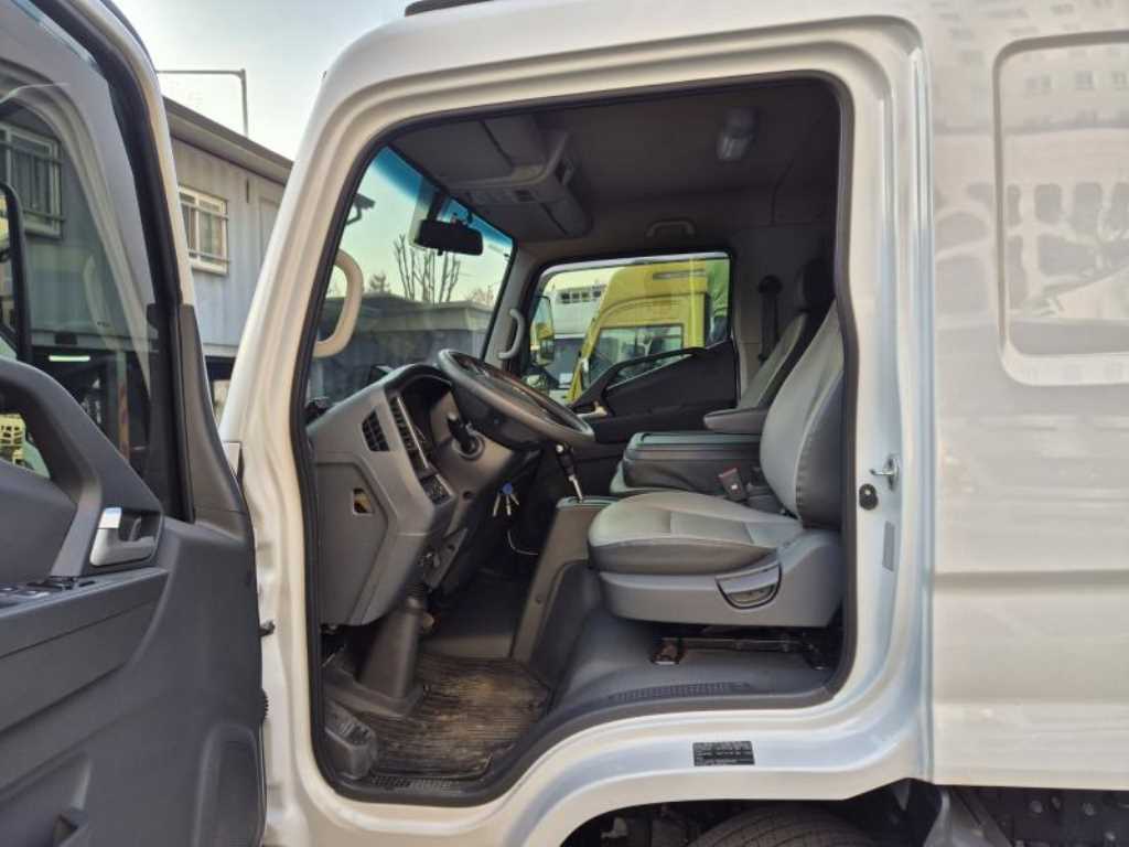 medium and large cargo truck 2023 Blanco - Importación desde Corea - HF Imports Iquique - Foto 13