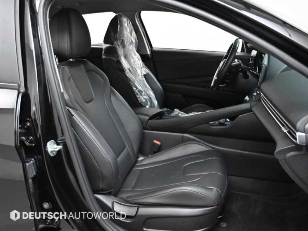 HYUNDAI Avante - Vista 10