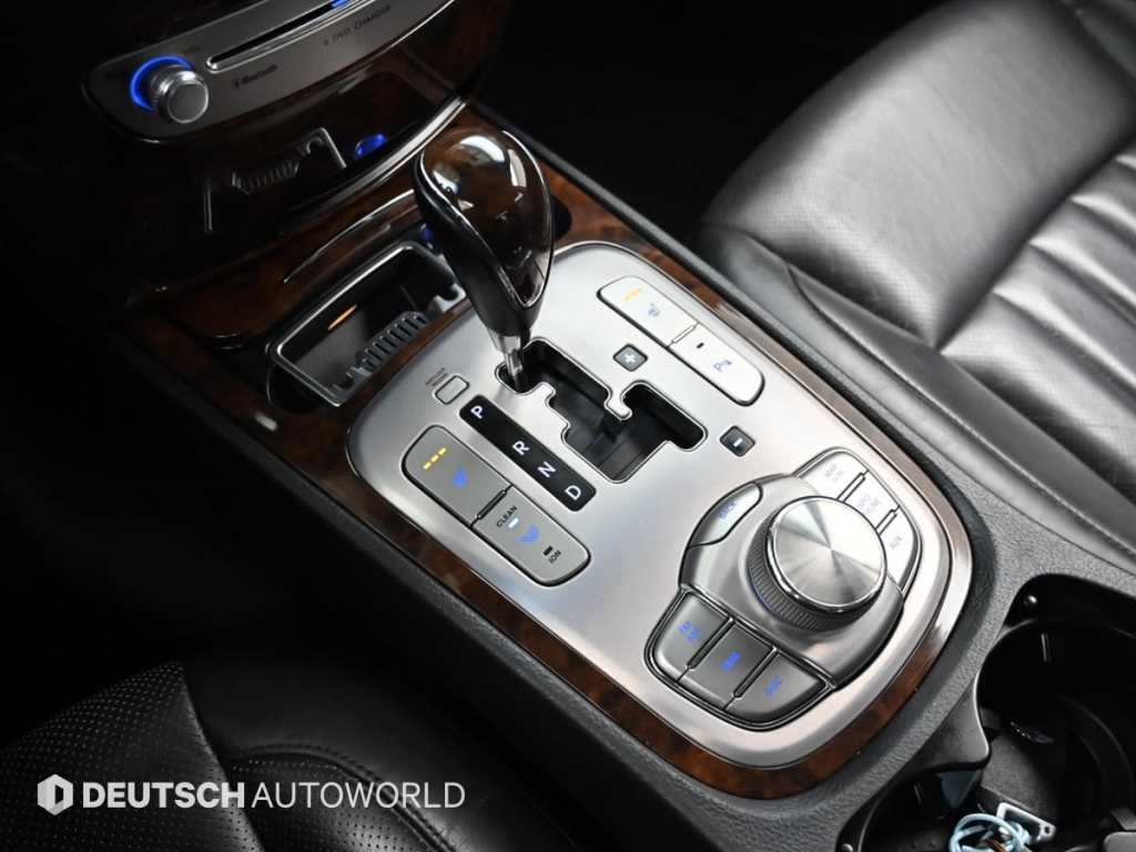 HYUNDAI Genesis - Vista 9