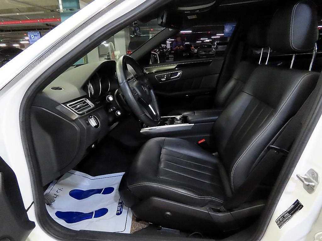 Mercedes Benz E class - Vista 6