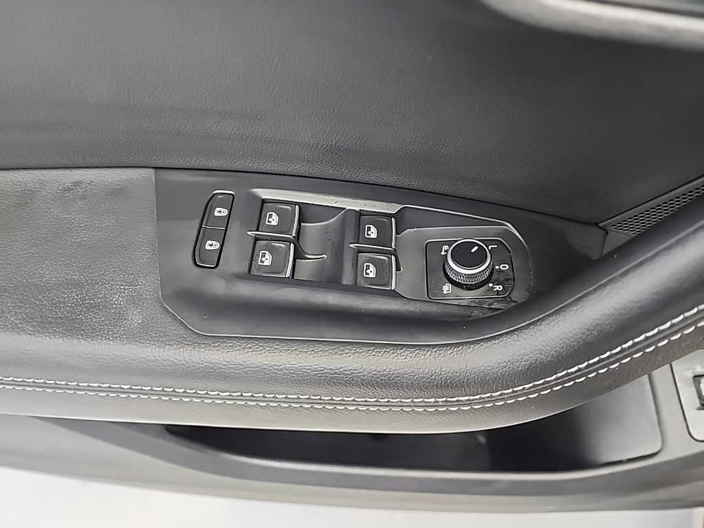 Volkswagen Touareg 2023 Negro - Importación desde Corea - HF Imports Iquique - Foto 17