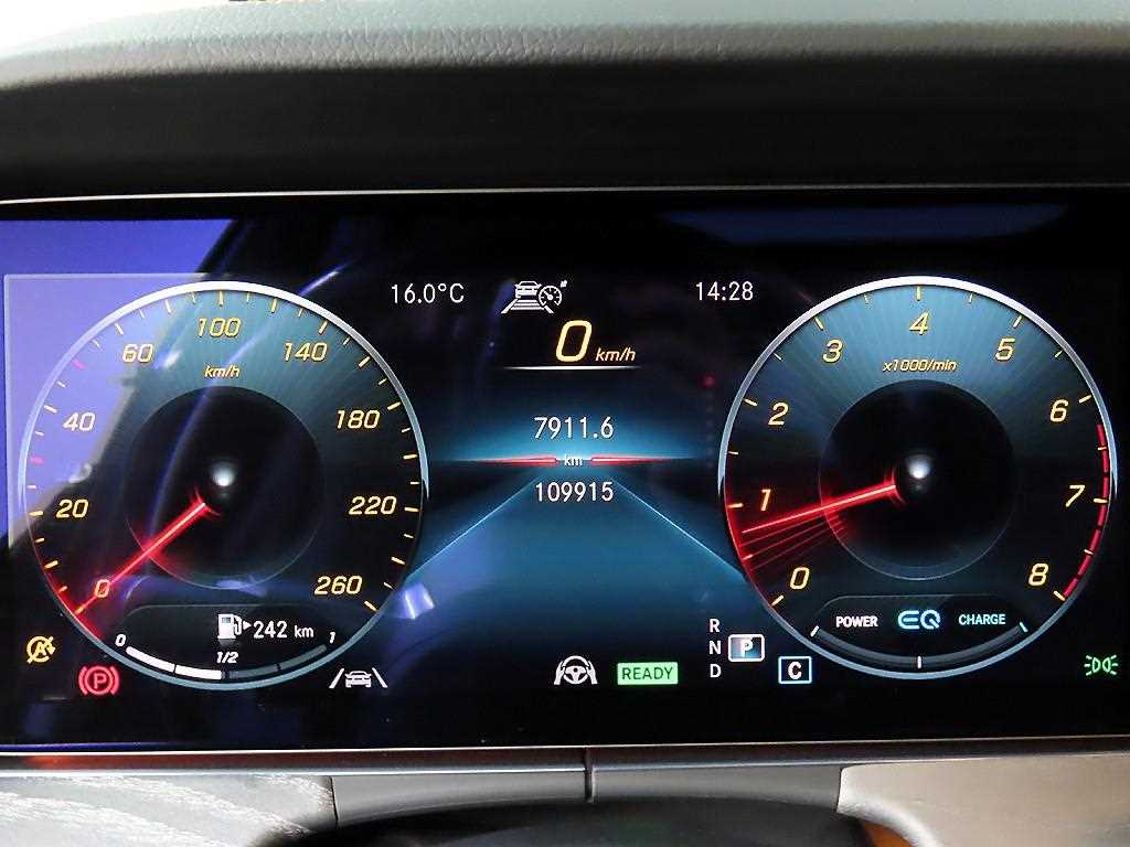 Mercedes Benz E class - Vista 8