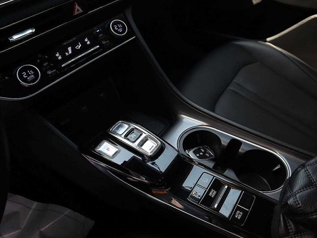 HYUNDAI Sonata - Vista 12