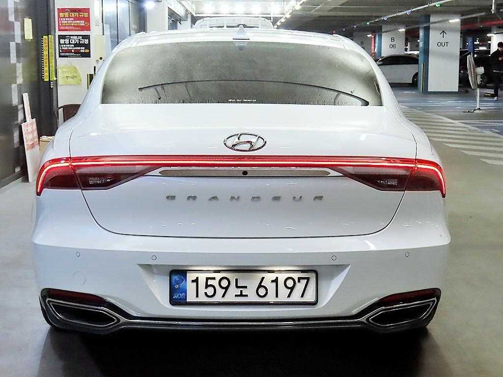 HYUNDAI Grandeur - Vista 5