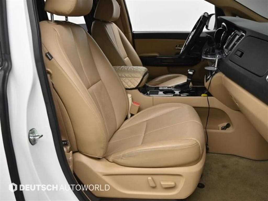 KIA Carnival - Vista 10