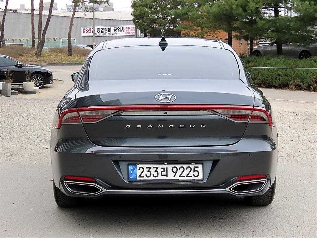 HYUNDAI Grandeur - Vista 4