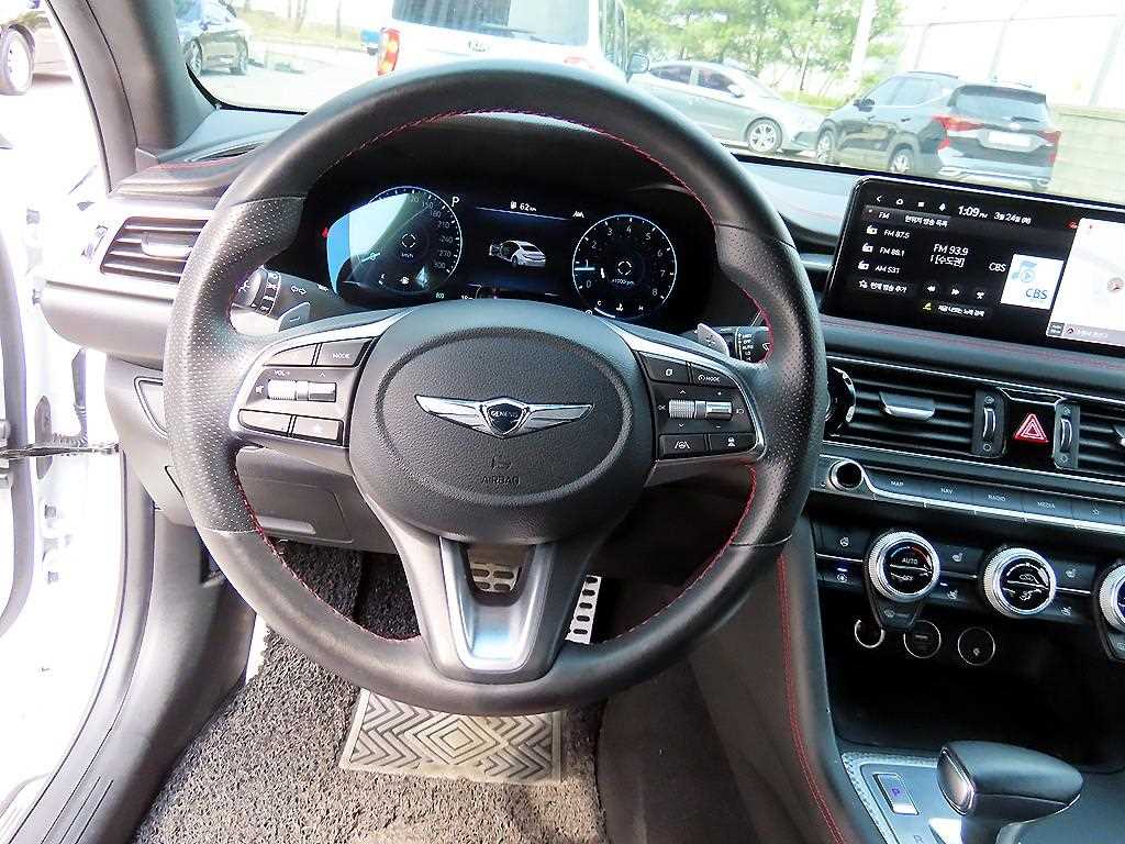 Genesis G70 - Vista 8