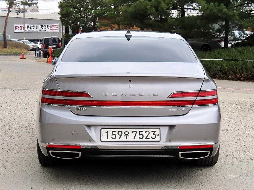 Genesis G90 - Vista 4