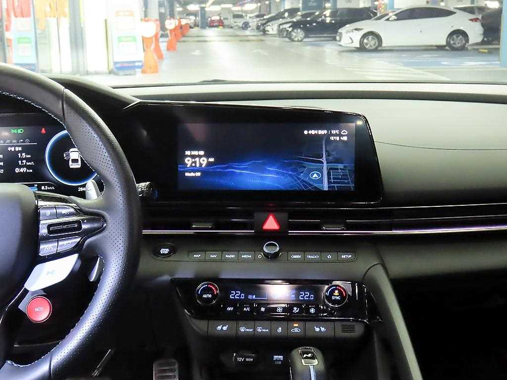 HYUNDAI Avante - Vista 11