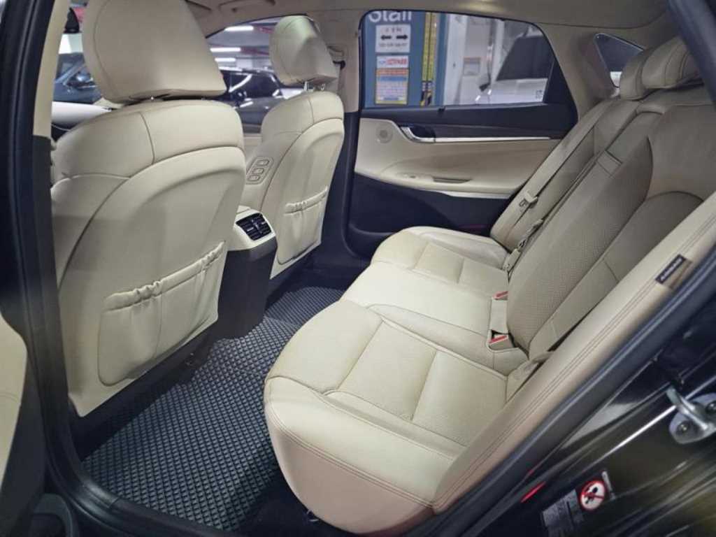 HYUNDAI Grandeur - Vista 7