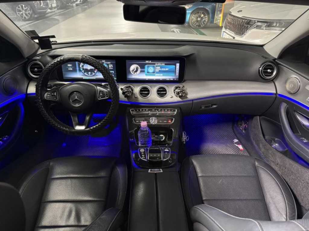 Mercedes Benz E class - Vista 7