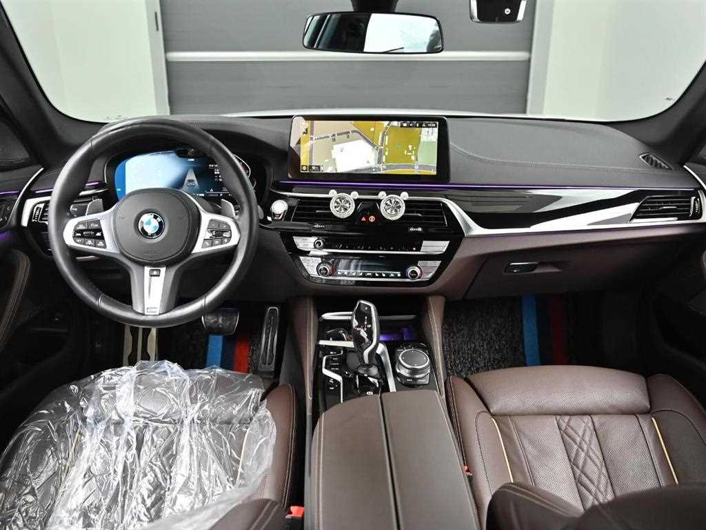 BMW 5 Series - Vista 7