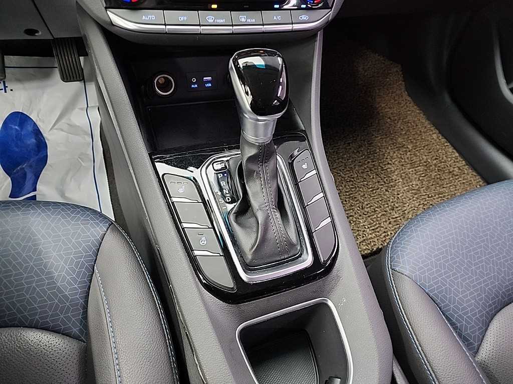 HYUNDAI Ioniq - Vista 4