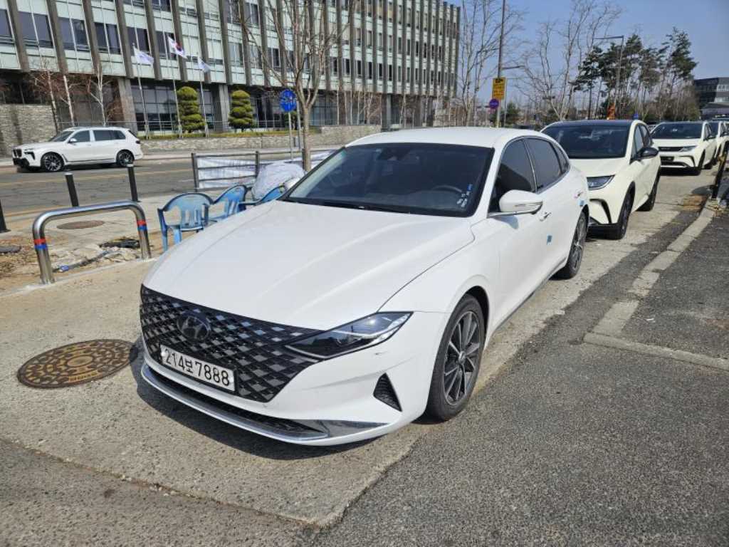HYUNDAI Grandeur - Vista 3