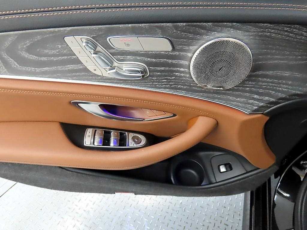 Mercedes Benz E class - Vista 11