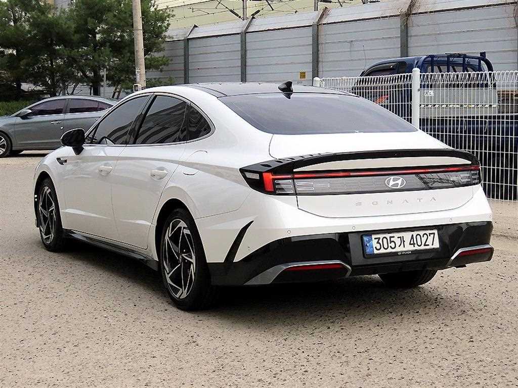 HYUNDAI Sonata - Vista 3