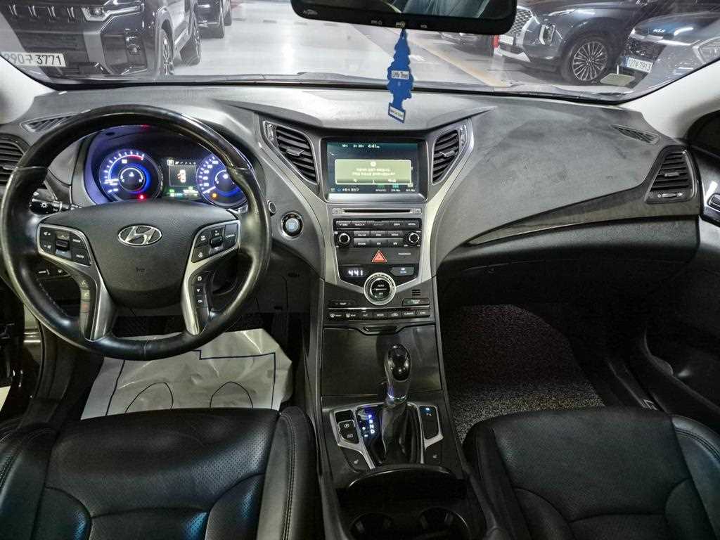 HYUNDAI Grandeur - Vista 8