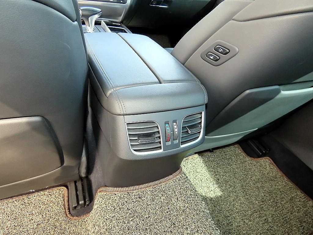 Genesis G80 2018 Negro - Importación desde Corea - HF Imports Iquique - Foto 17