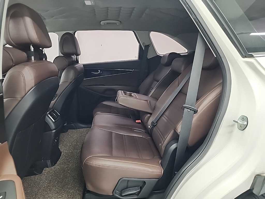 KIA Sorento - Vista 12