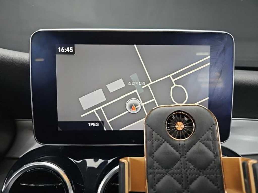 Mercedes Benz C Class - Vista 9