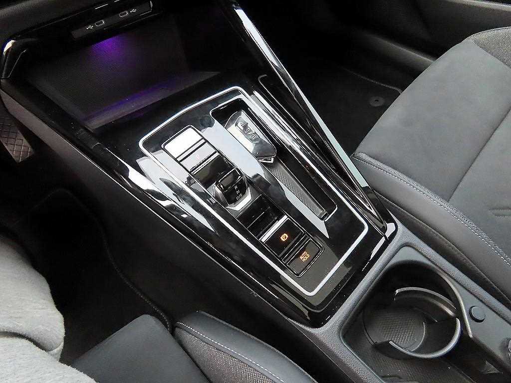 Volkswagen Golf - Vista 11