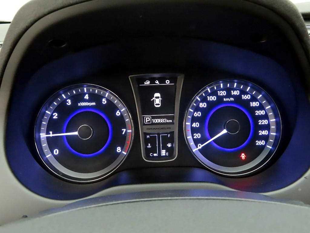 HYUNDAI Grandeur - Vista 5